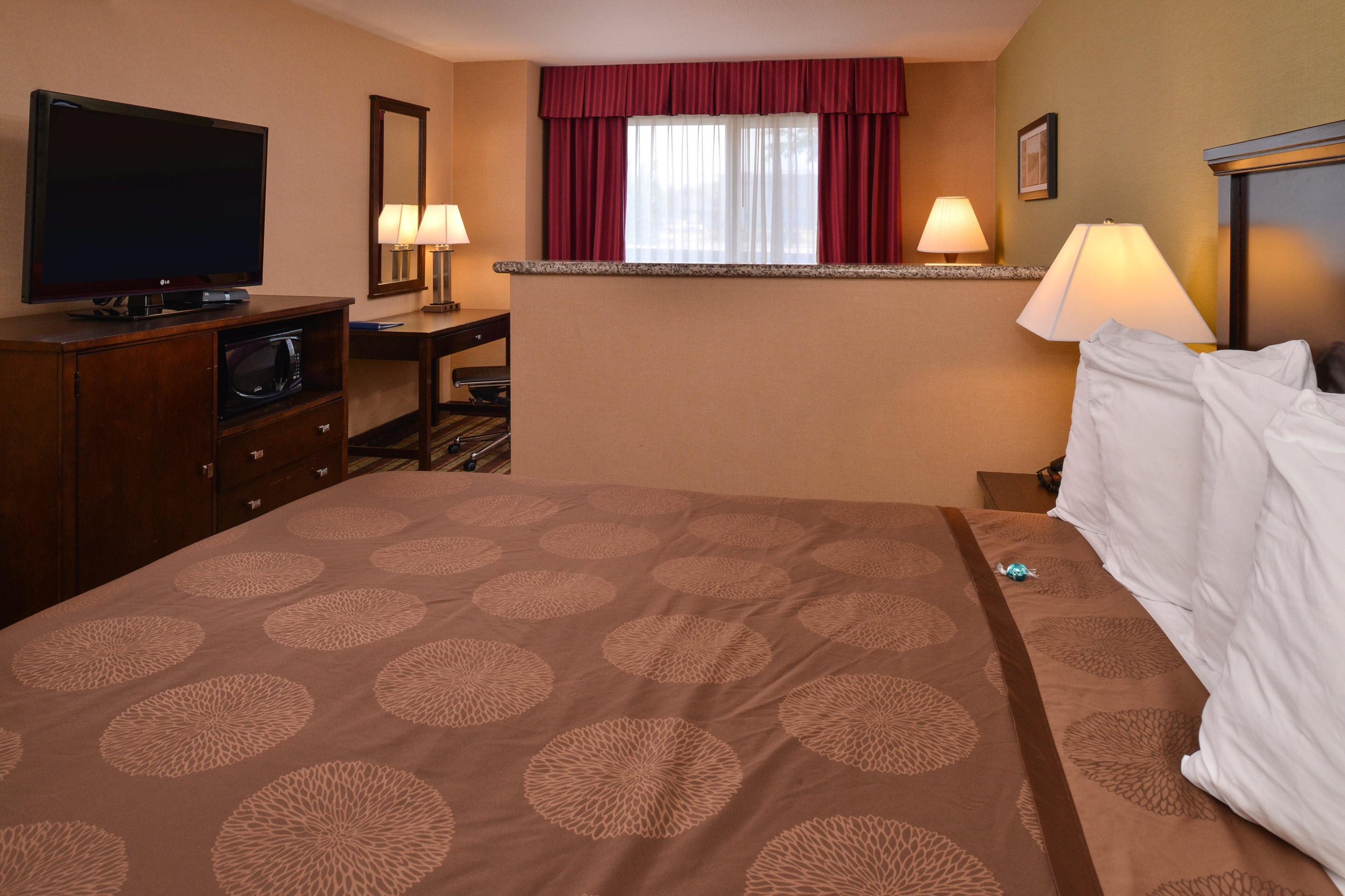 Western & Hotel 3*