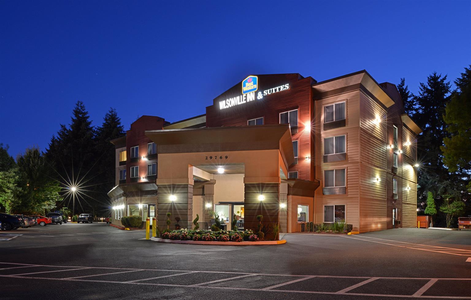 Western & Hotel 3*